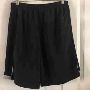 FOOT LOCKER BLACK TRAINING SHORTS